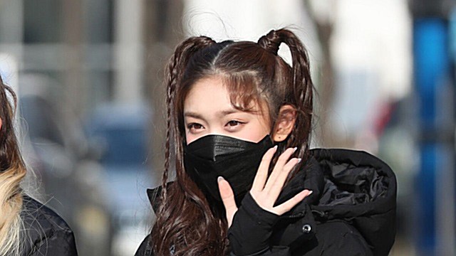 [Throwback] IVE’s LEESEO Shows Off Adorable Pigtails