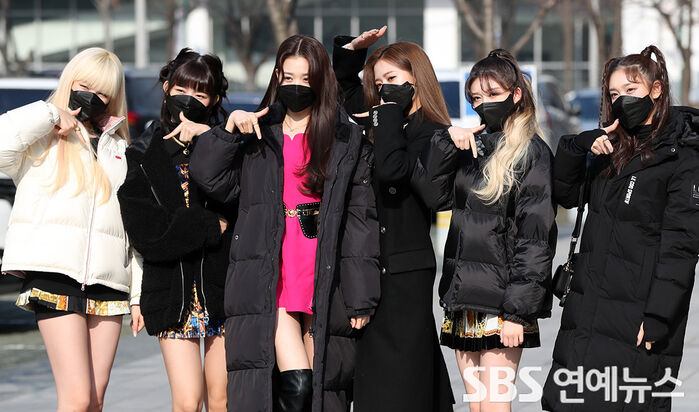 [Throwback] IVE, "Pretty Next to Pretty"