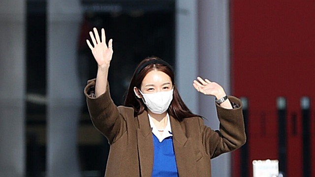 [E포토] 다비치 강민경, '멀리서도 빛나는 미모'