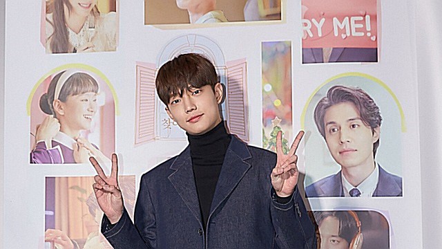 [Throwback] Cho Junyoung Is All Kinds of Cute at ‘A YEAR-END MEDLEY’ Press Screening