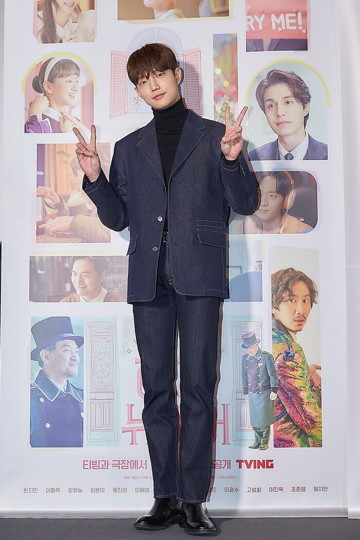 [Throwback] Cho Junyoung Is All Kinds of Cute at ‘A YEAR-END MEDLEY’ Press Screening