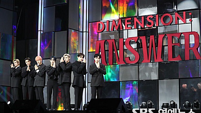 [Throwback] ENHYPEN Pose at ‘DIMENSION : ANSWER’ Media Showcase