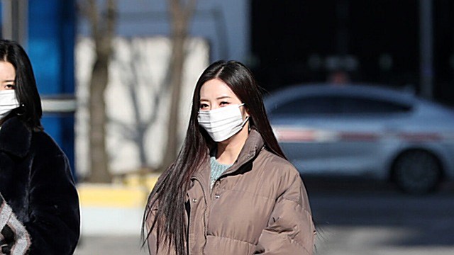 [Throwback] fromis_9’s PARK JIWON Radiates Beauty