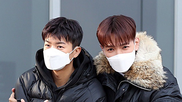 [E포토] 2PM 우영-준케이, '다정한 형제'