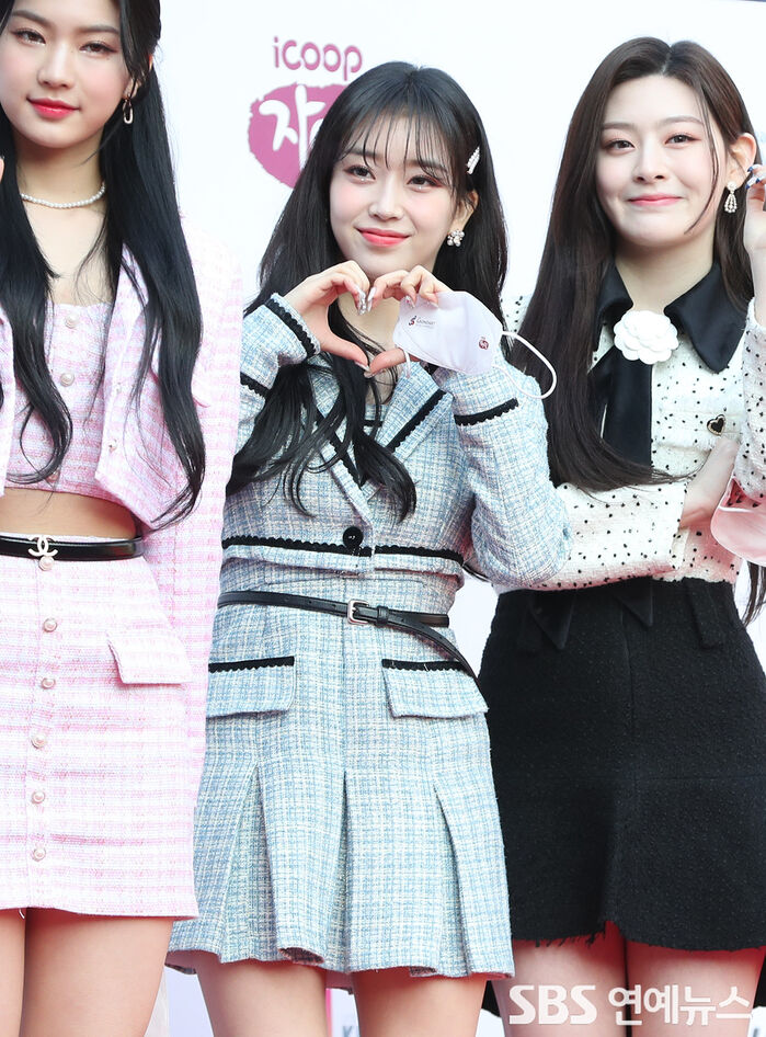 [Throwback] STAYC’s Sumin Sends a Cute Heart