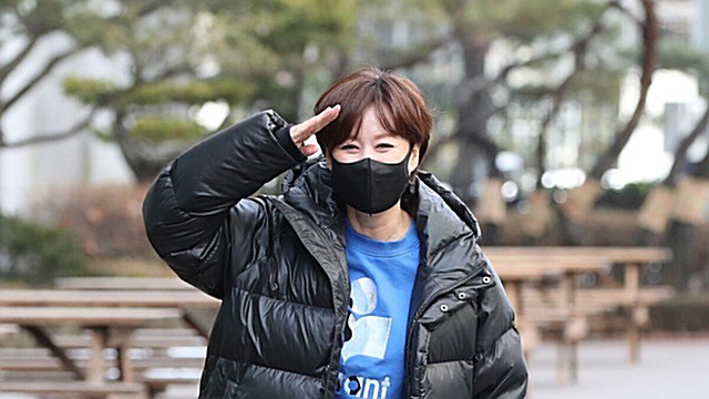 [E포토] 박미선, '미소 지으며 충성'