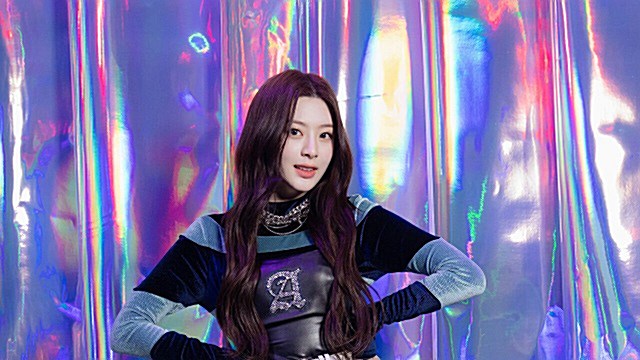 [Throwback] STAYC’s Seeun Shines Center Stage