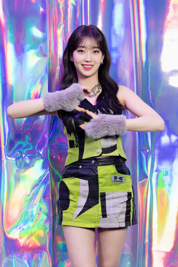 [Throwback] STAYC’s Sumin Serves Lovely Leader Energy