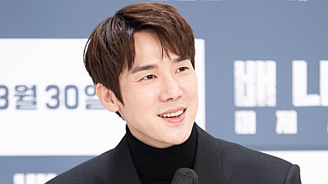[Throwback] Yoo Yeonseok Flashes a Gentle Smile as the Detective in "Vanishing"