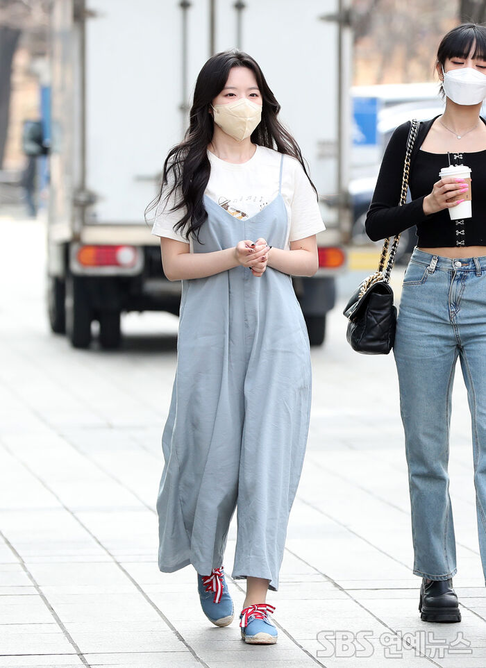 [Throwback] SHUHUA Brings Summer Energy to the Studio