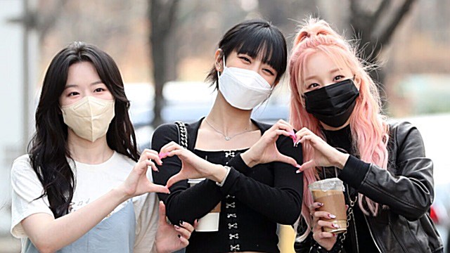 [Throwback] SHUHUA, MINNIE & YUQI Radiate Sweet Charm