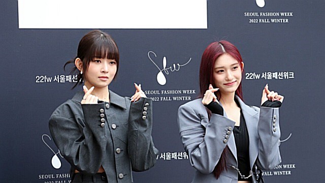 [Throwback] IVE’s REI and LEESEO Shine on a Gray Day