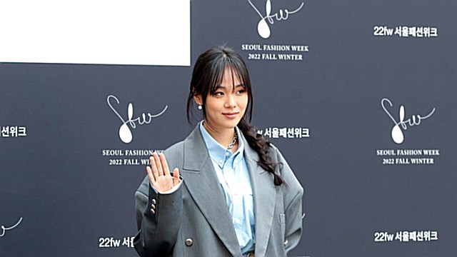 [Throwback] BIBI Stuns With Effortless Elegance