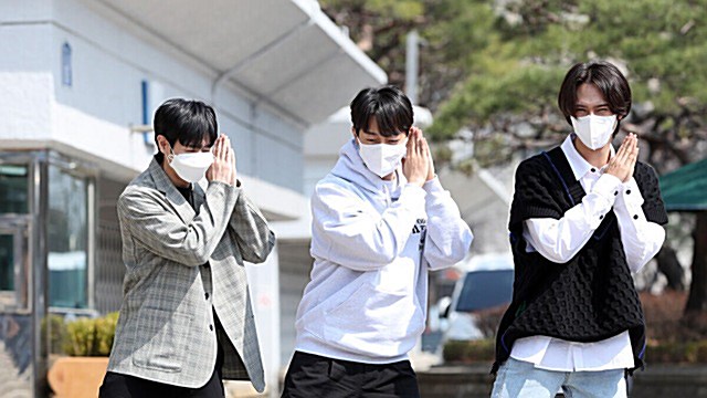 [Throwback] HIGHLIGHT, Their Signature Moves