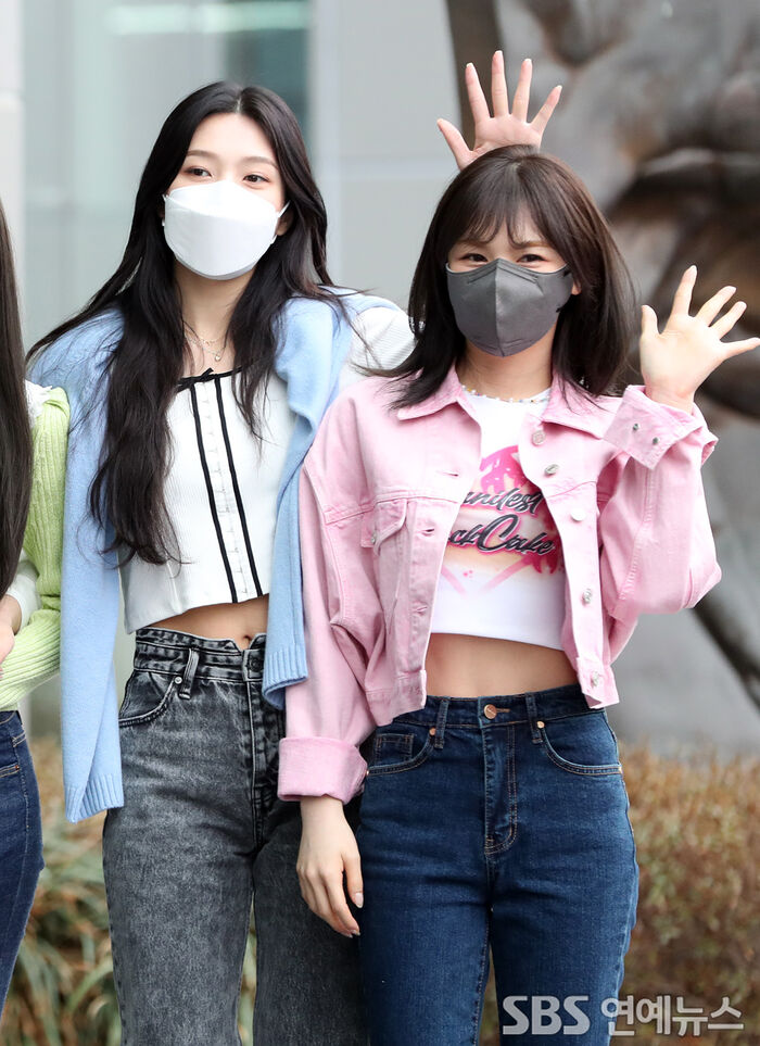 [Throwback] Red Velvet’s JOY and WENDY Channel Princess Vibes