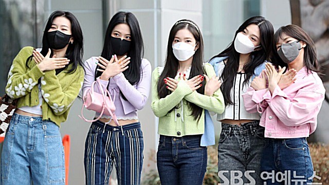 [Throwback] Red Velvet Flutter In Like Spring Butterflies