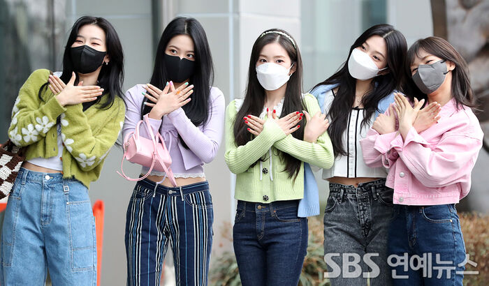 [Throwback] Red Velvet Flutter In Like Spring Butterflies