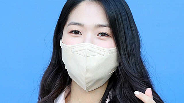 [Throwback] Kim Hyeyoon Serves a Sweetheart Stare