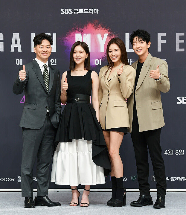 [Throwback] 'Again My Life' Cast Lee Joon-gi, Kim Ji-eun, Kim Jaekyung, and Jung Sang-hoon Strike a Pose
