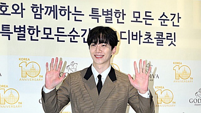 [Throwback] JUNHO Serves a Sweet Chocolate Look