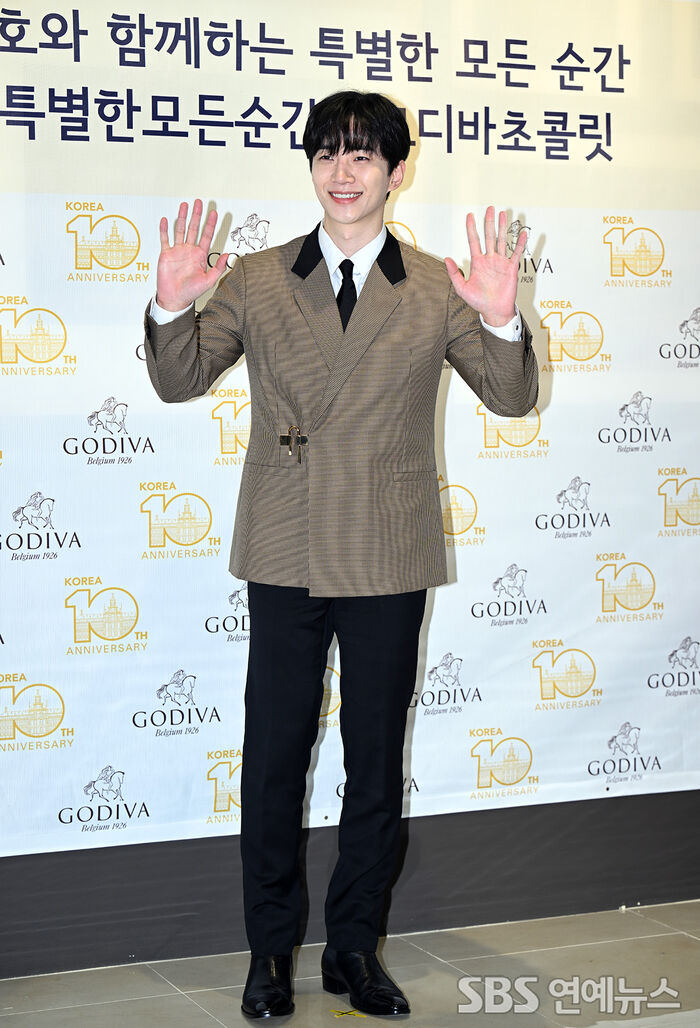 [Throwback] JUNHO Serves a Sweet Chocolate Look