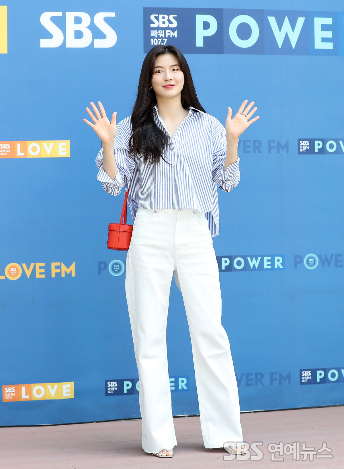 Throwback Lee Sun Bin Beams As She Ditches The Mask 30000757086 1280