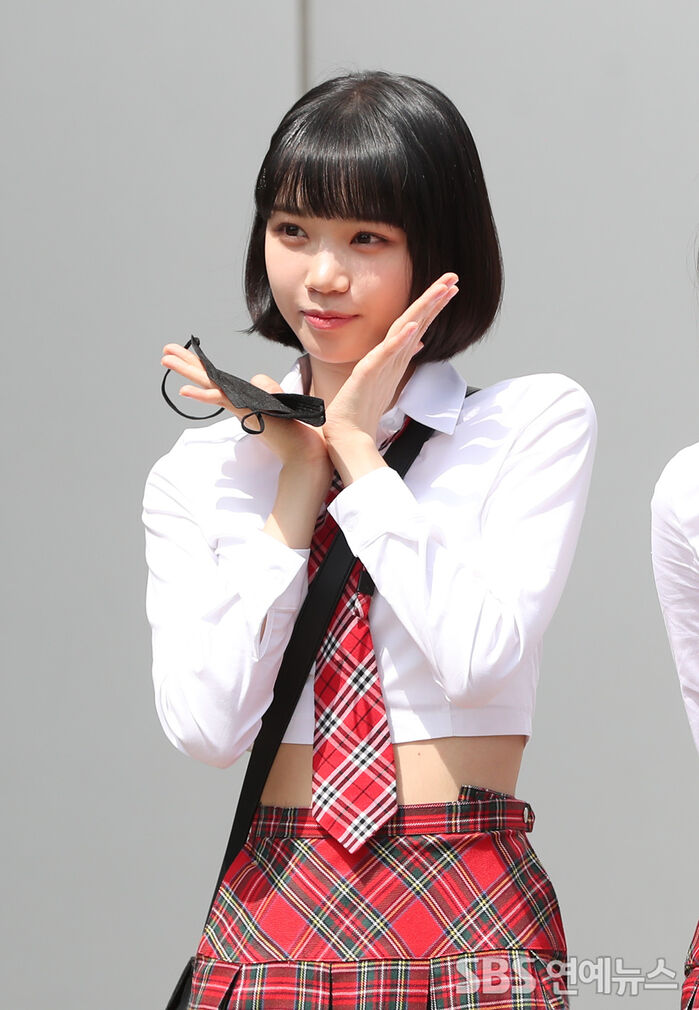 [Throwback] KIM CHAEWON of LE SSERAFIM Makes the Case for the Chic Bob