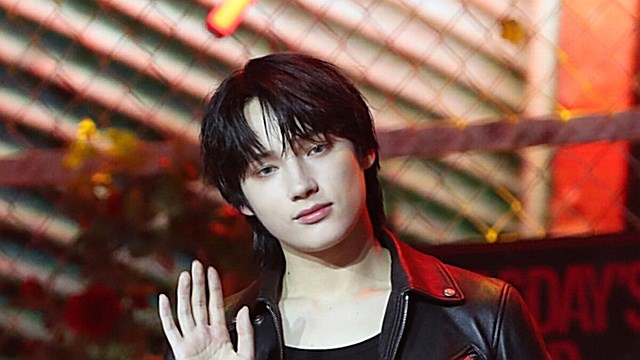 [Throwback] HUENINGKAI of TOMORROW X TOGETHER Unveils a Bold New Vibe