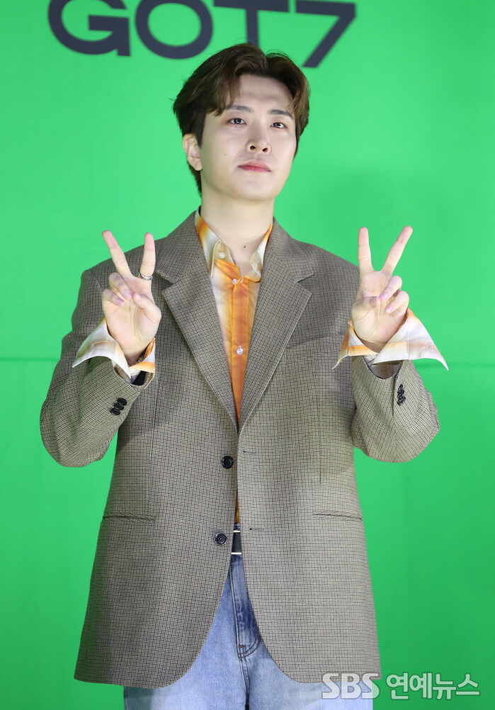 [Throwback] YOUNGJAE of GOT7 Looks Like a Prince From the Moon