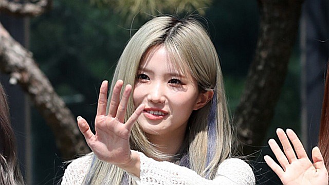 [Throwback] SONG HAYOUNG of fromis_9 Waves and Wins Hearts