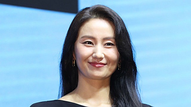 [Throwback] Kim Sojin Stuns With an Elegant Smile