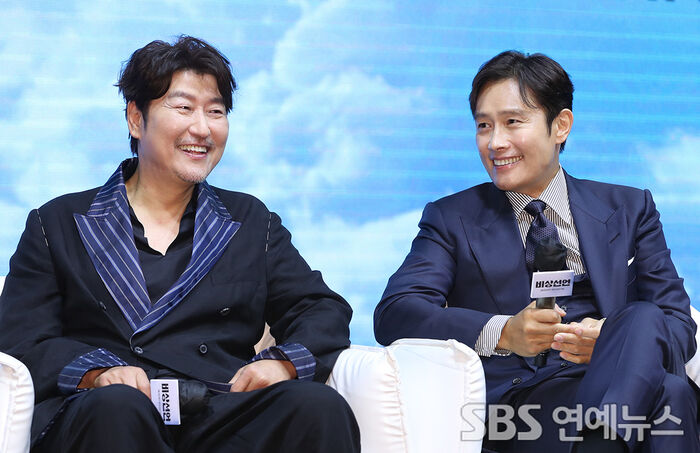 [Throwback] Song Kang-ho and Lee Byung-hun: The Ultimate Acting Duo