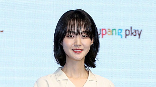 [Throwback] Park Ye Young, Indie Film Darling, Takes on Drama With ‘ANNA’