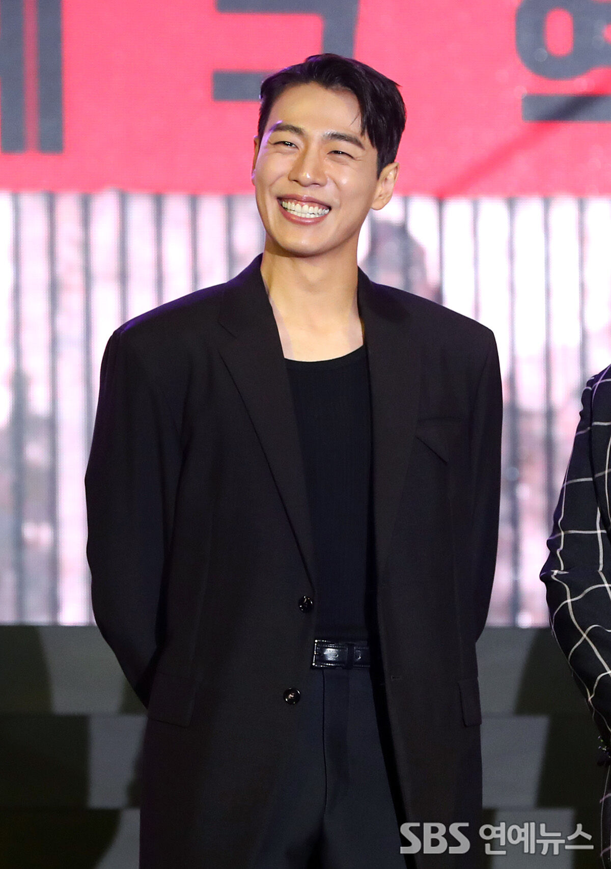 이현우