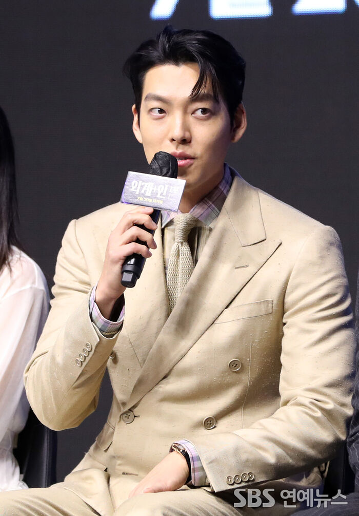 [Throwback] Kim Woo-bin Returns to the Big Screen After a Six-Year Hiatus