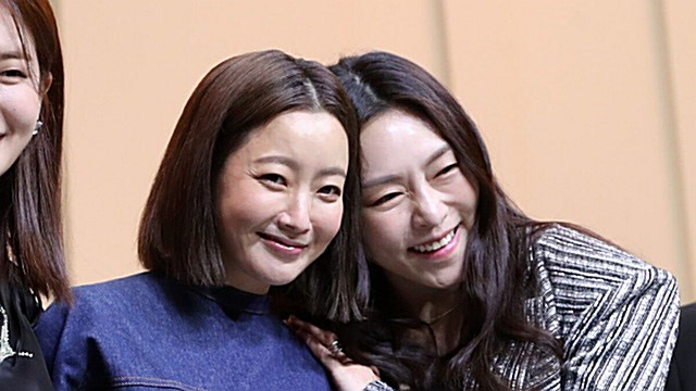 [E포토] 김희선-차지연, '사이좋은 선후배'
