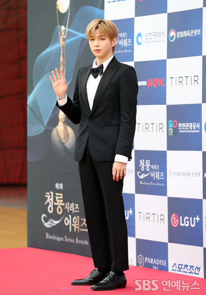 Kang Daniel at the Blue Dragon Series Awards Red Carpet