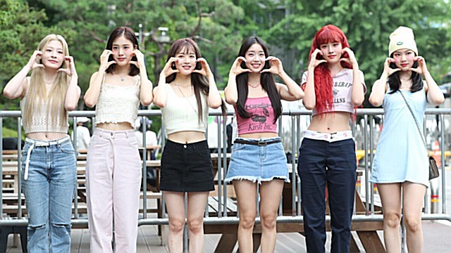 [Throwback] STAYC Serve 'Beautiful Monster' Energy at KBS Rehearsal