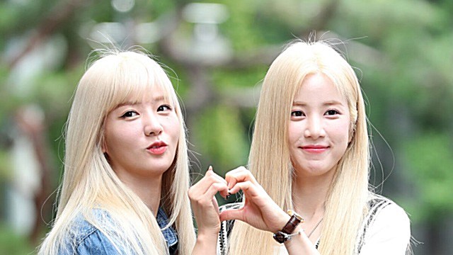 [E포토] 에이핑크 초봄, '쌍둥이 바비 인형'
