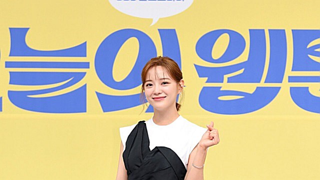 [Throwback] Kim Sejeong Serves Webtoon Princess Vibes