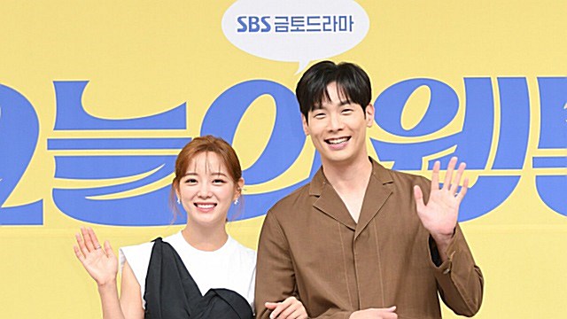 [Throwback] Kim Sejeong and Choi Daniel Shine at "Today's Webtoon" Virtual Press Event
