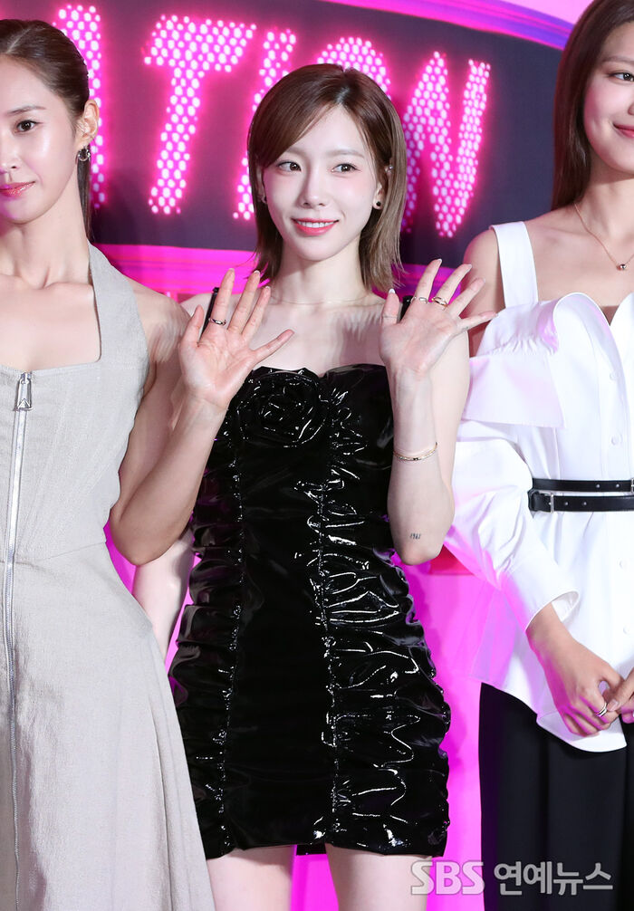 [Throwback] TAEYEON of Girls' Generation Charms With a Simple Wave