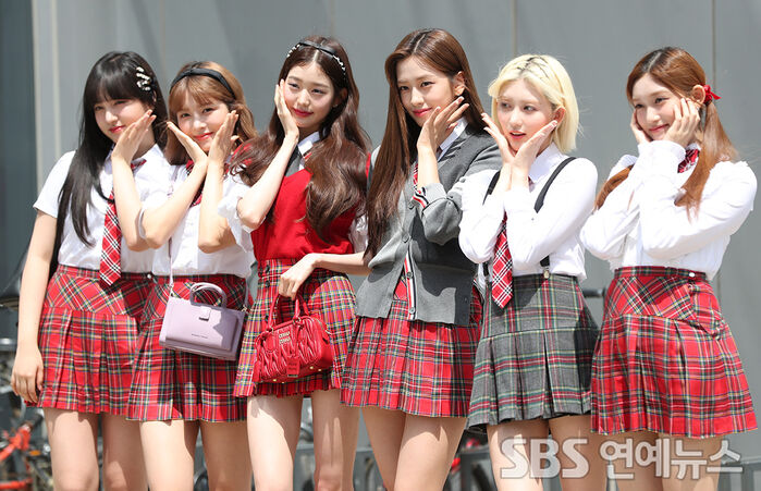 [Throwback] IVE Bloom in Full Six-Member Glory at JTBC Taping