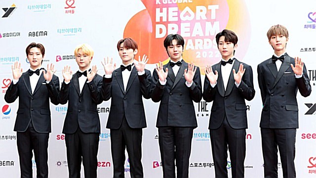 [E포토] TNX, '싸이의 첫 보이그룹'