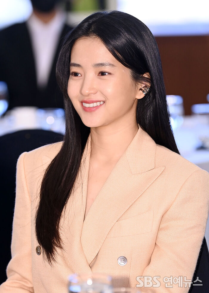 [Throwback] Kim Taeri Named Photogenic Star of the Year at KOPA & Nikon Awards