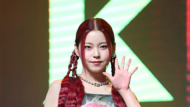 [Throwback] KYUJIN of NMIXX Brings Big-Star Energy as the Youngest Member