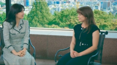 '우크라이나 전쟁 첫 기부' 이영애, 피아니스트 안나 페도로바 만났다