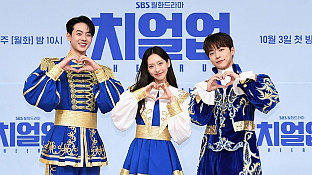 [Throwback] Kim Hyun-Jin, Han Ji-hyeon and BAE IN HYUK Share a Sweet Heart Moment