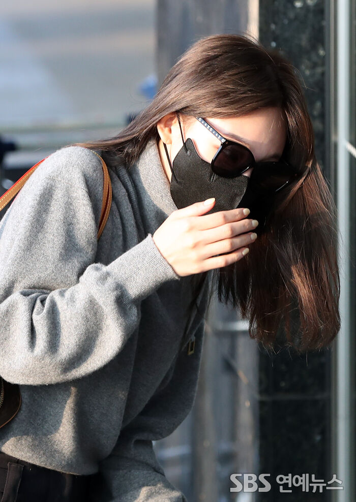 [Throwback] NAYEON of TWICE Shines Behind Her Shades