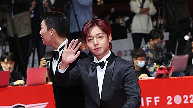 [27th BIFF] 박지훈, '배우로 레드카펫 밟아요'